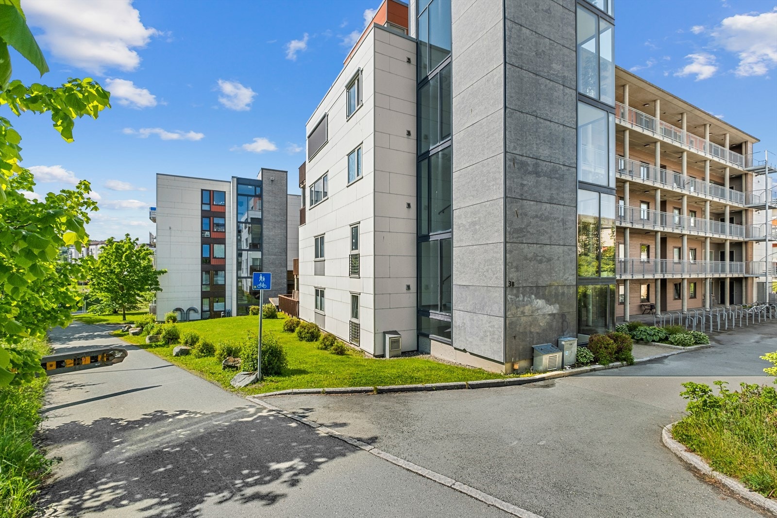 Dette er området for deg som ønsker å bo sentralt, men likevel tilbaketrukken fra bykjernen. Galleribilde