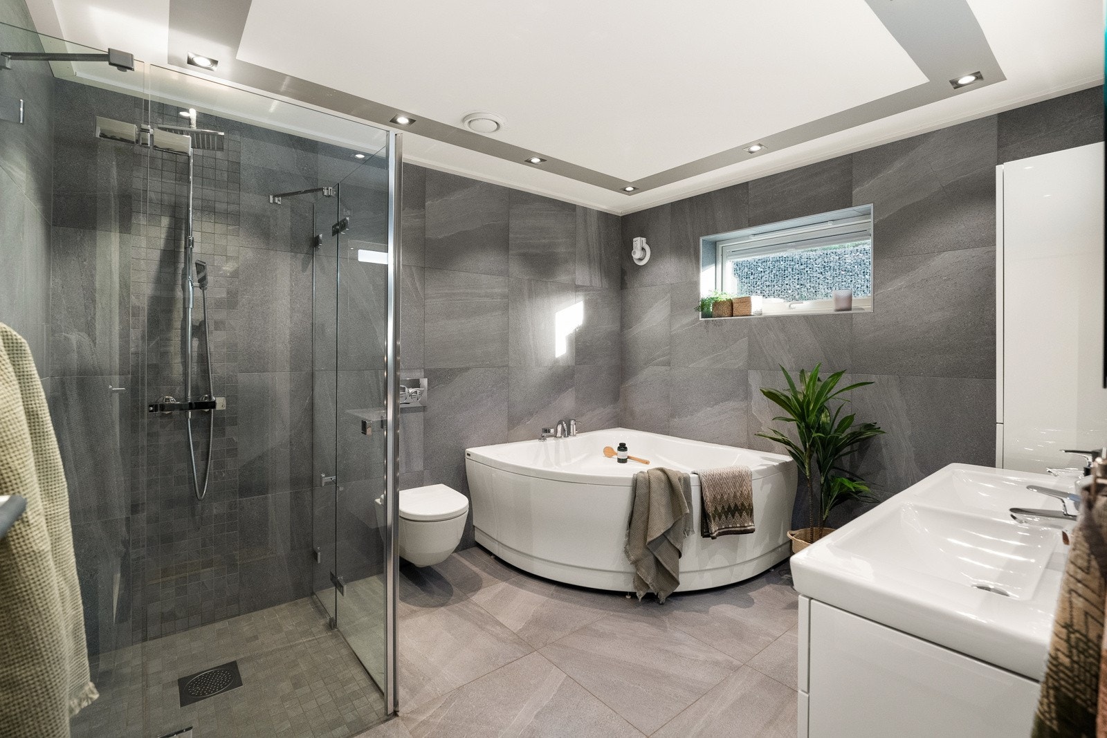 Badet i 1. etasje var nytt i 2018, og innbyr til egentid og velvære. Galleribilde