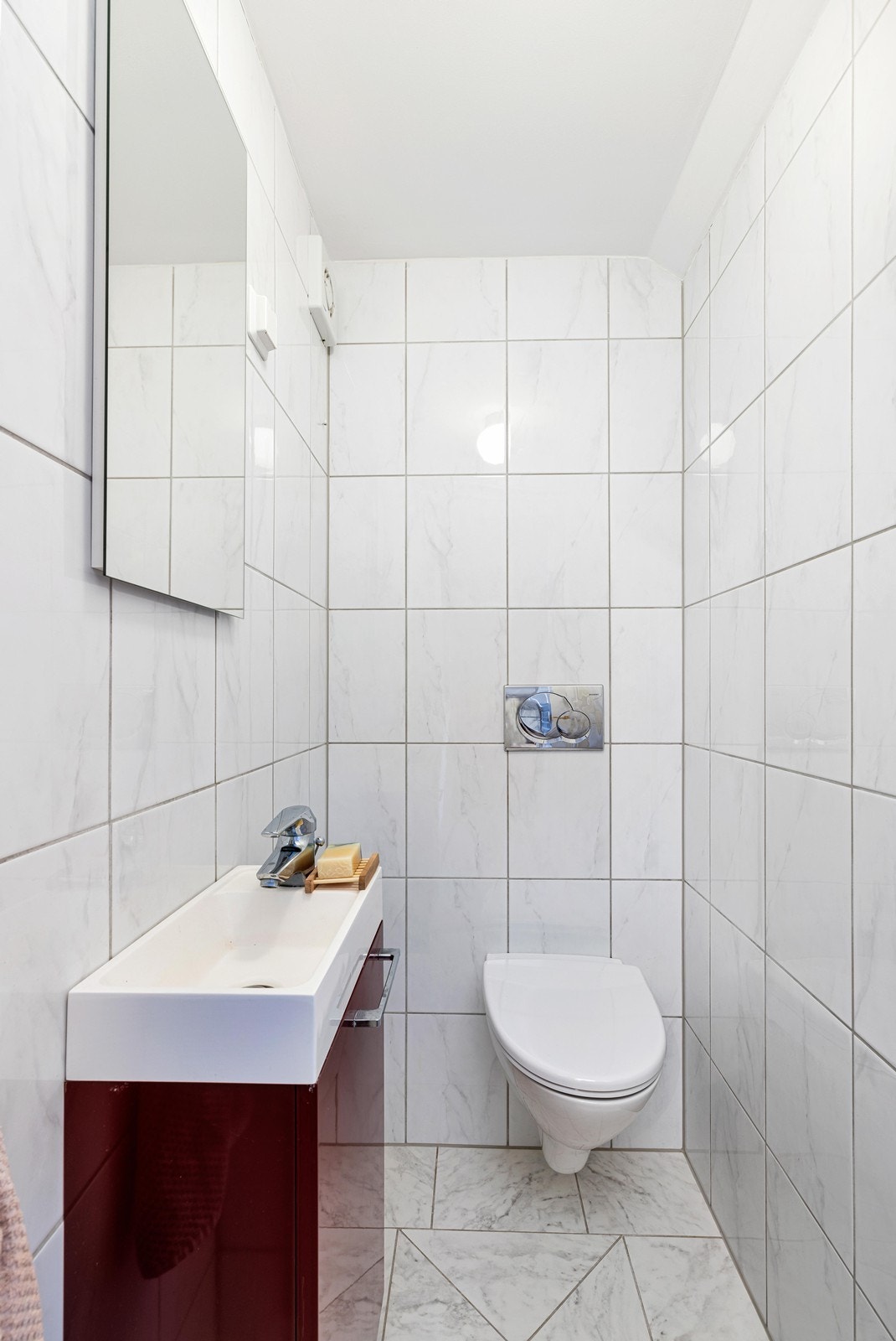 Wc i loftetasjen med servant Galleribilde