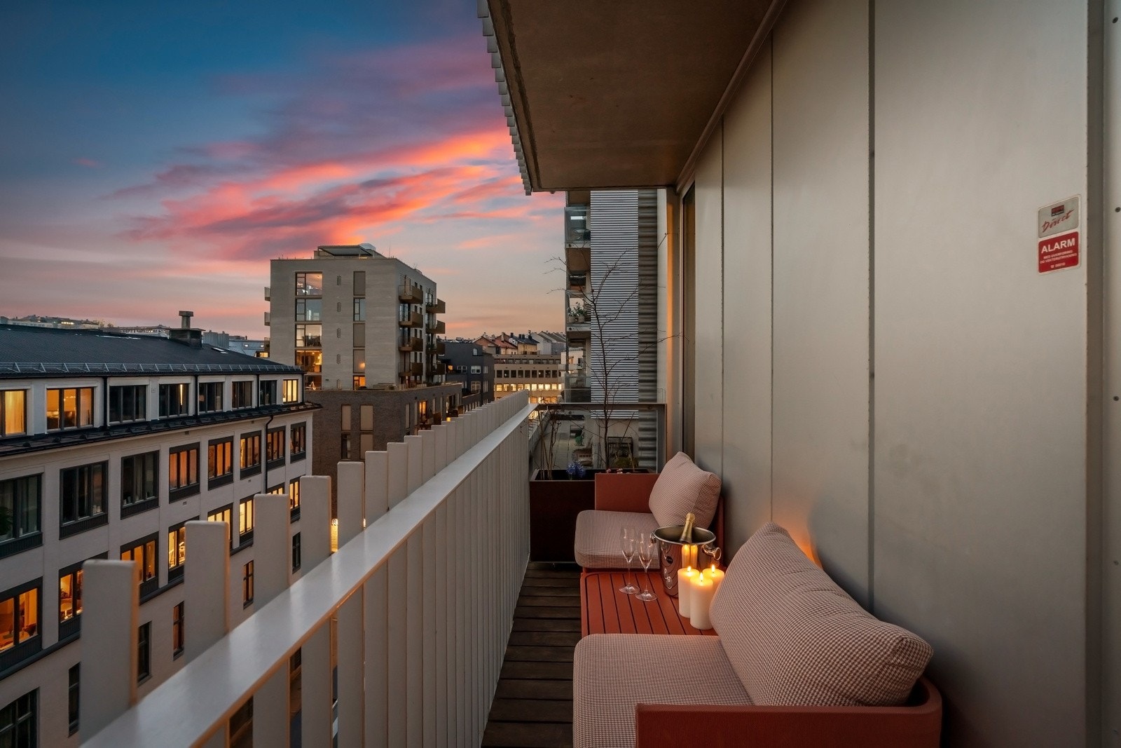 Nydelig utsikt og herlig kveldssol. Galleribilde