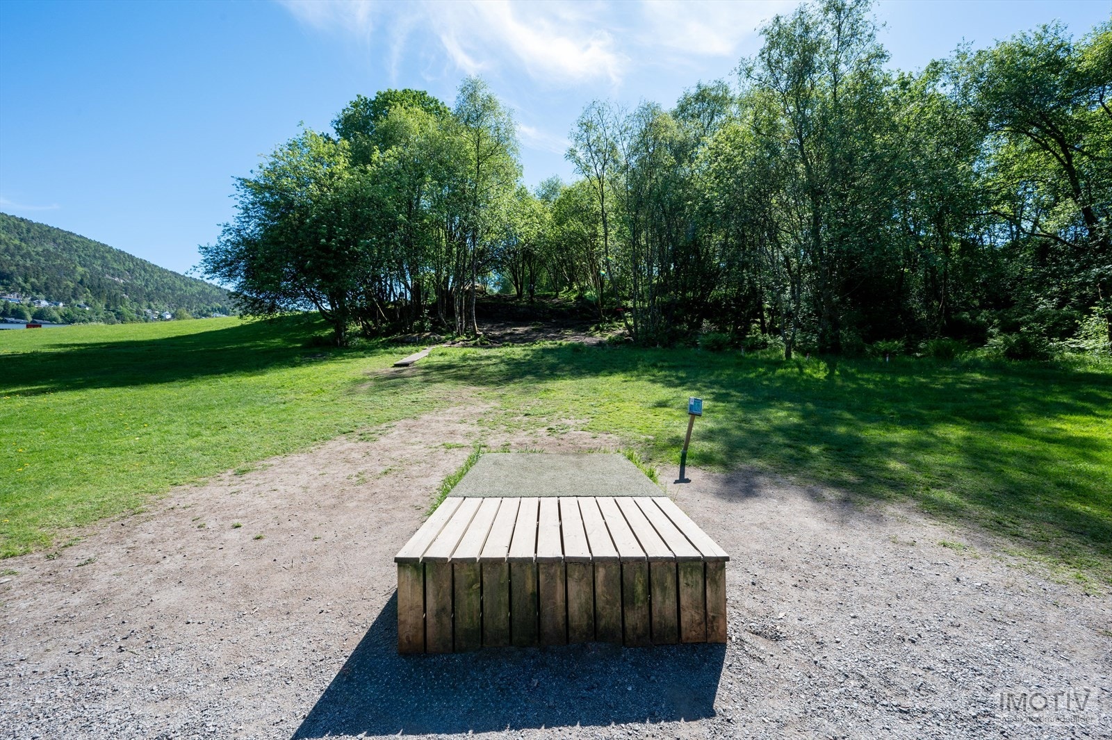 - I Lynghaugparken finner du en svært populær frisbeegolfbane - Galleribilde