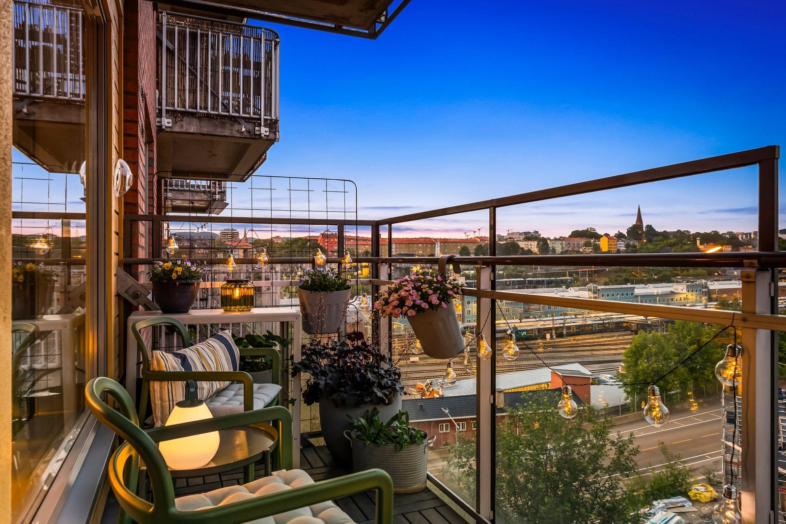 Leiligheten ligger i et sentralt og urbant område i Gamlebyen, ved foten av Ekebergåsen. Galleribilde