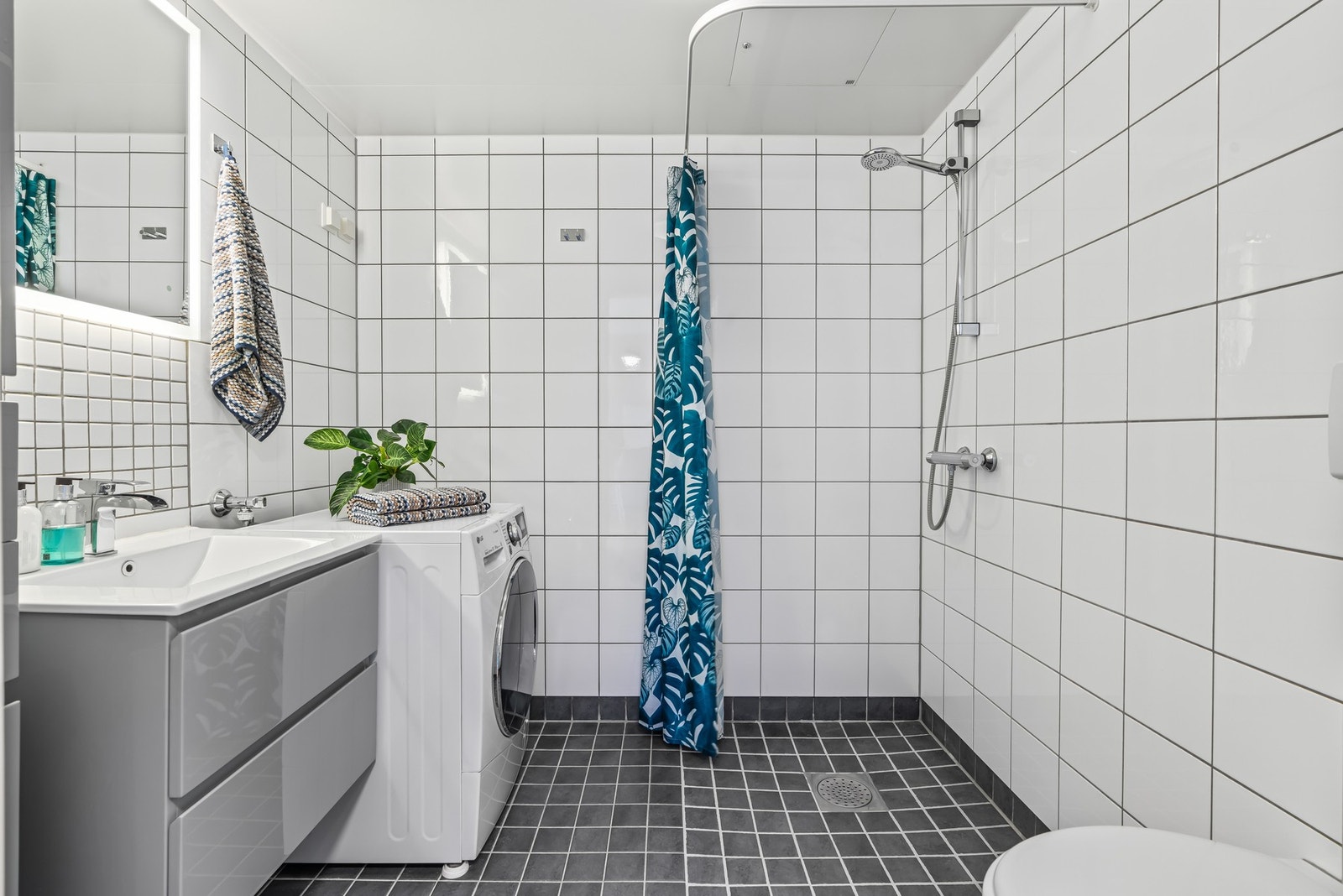 Medfølgende kombinert vaskemaskin/tørketrommel. Galleribilde