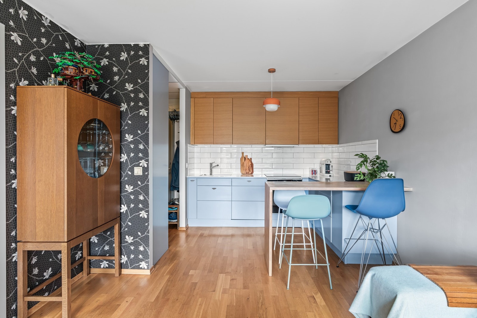 Det er mekanisk avtrekk via kjøkkenventilator. Galleribilde