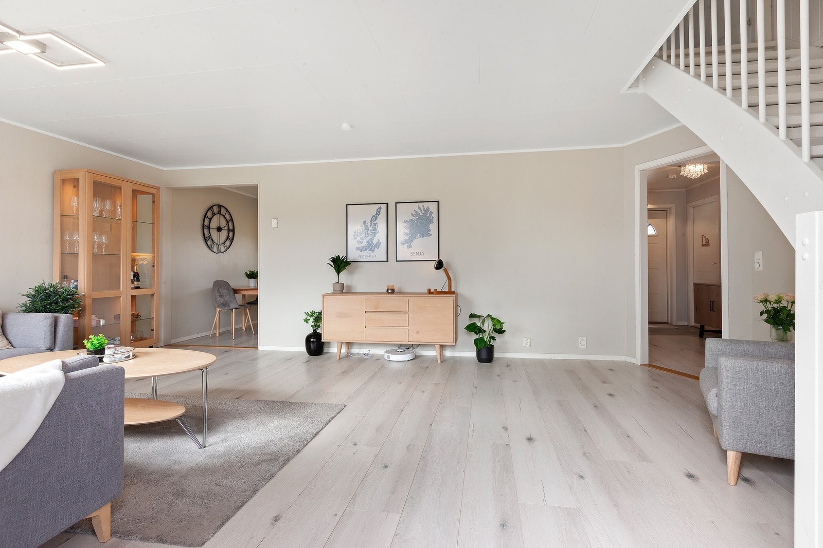 Leiligheten har vannbåren gulvvarme, som sørger for en jevn og stabil varme. Galleribilde