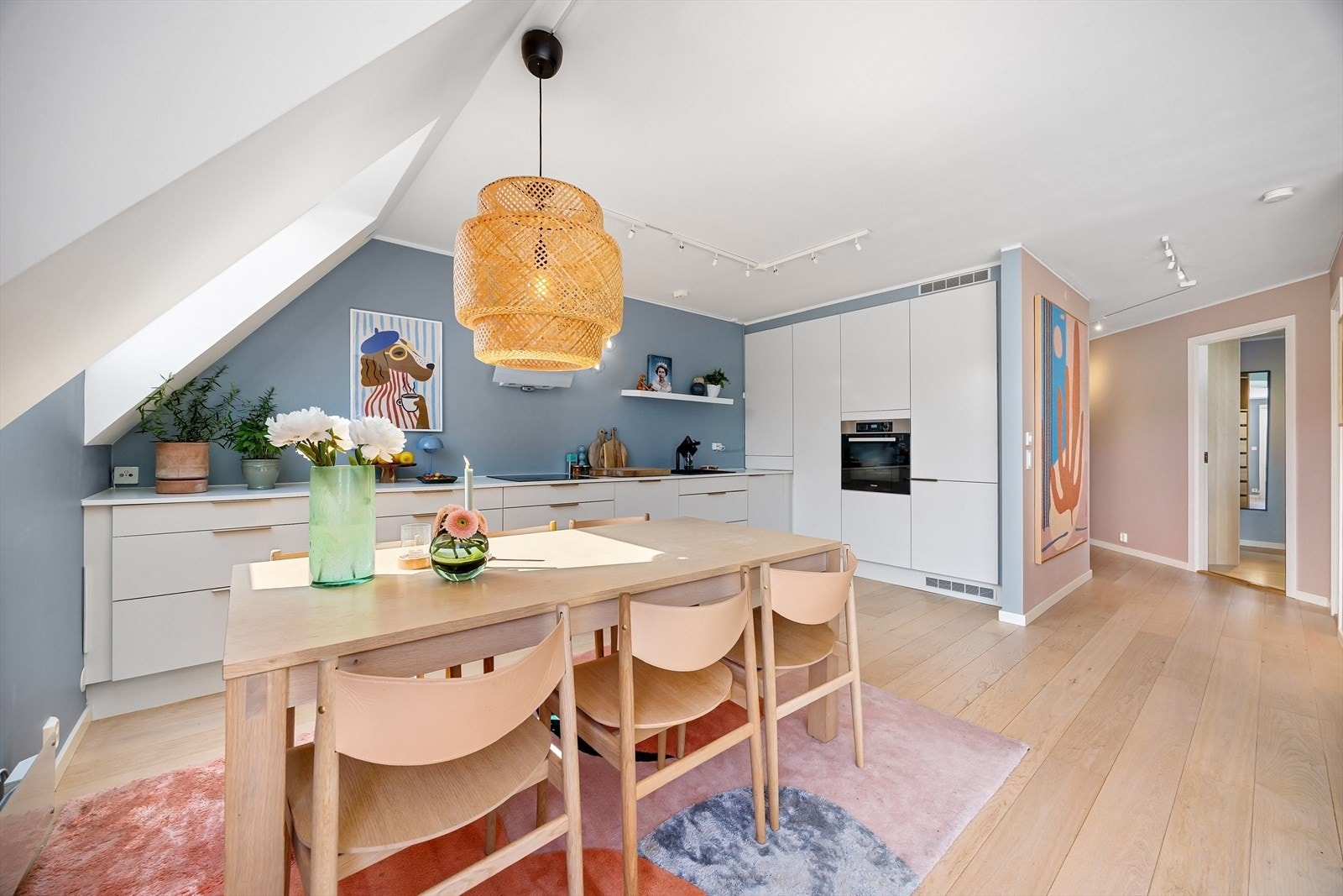 God plass til å dekke opp til langbord Galleribilde