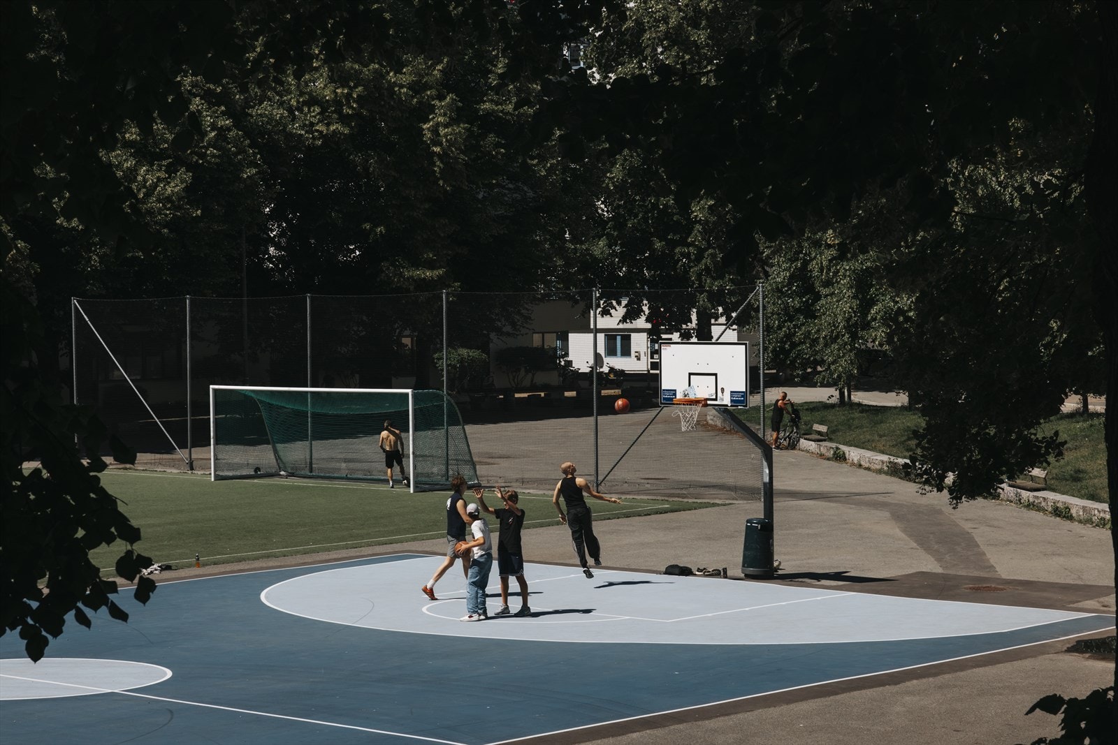 Området byr på alt av butikk- og servicetilbud du måtte ønske Galleribilde