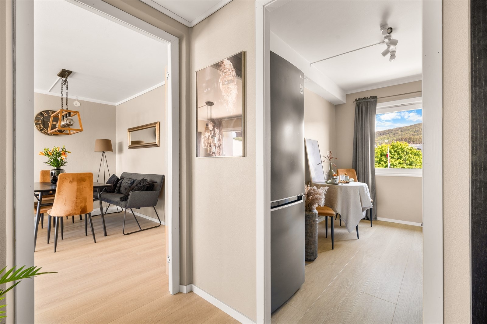 For ytterligere oppbevaring disponerer leiligheten to eksterne boder i underetasjen på hhv. 2,3 m² og 2,6 m² Galleribilde