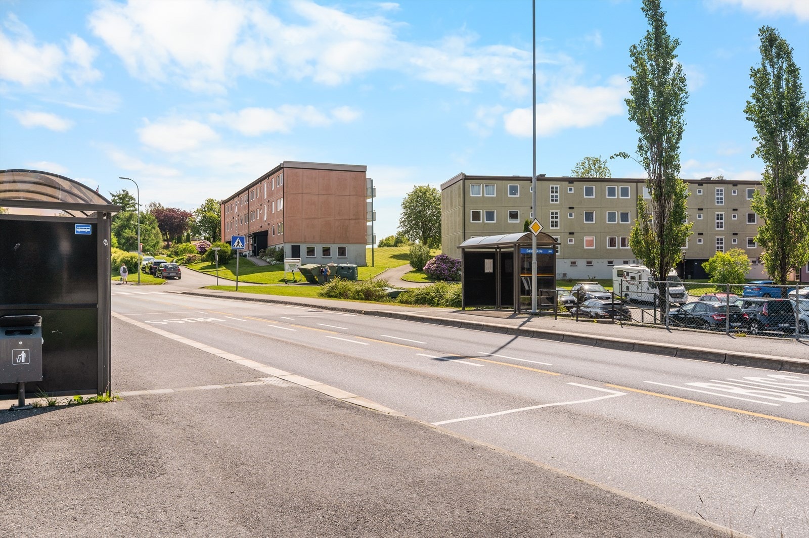 Smiberget bussholdeplass ligger kun 3 minutters gange fra inngangsdøren Galleribilde