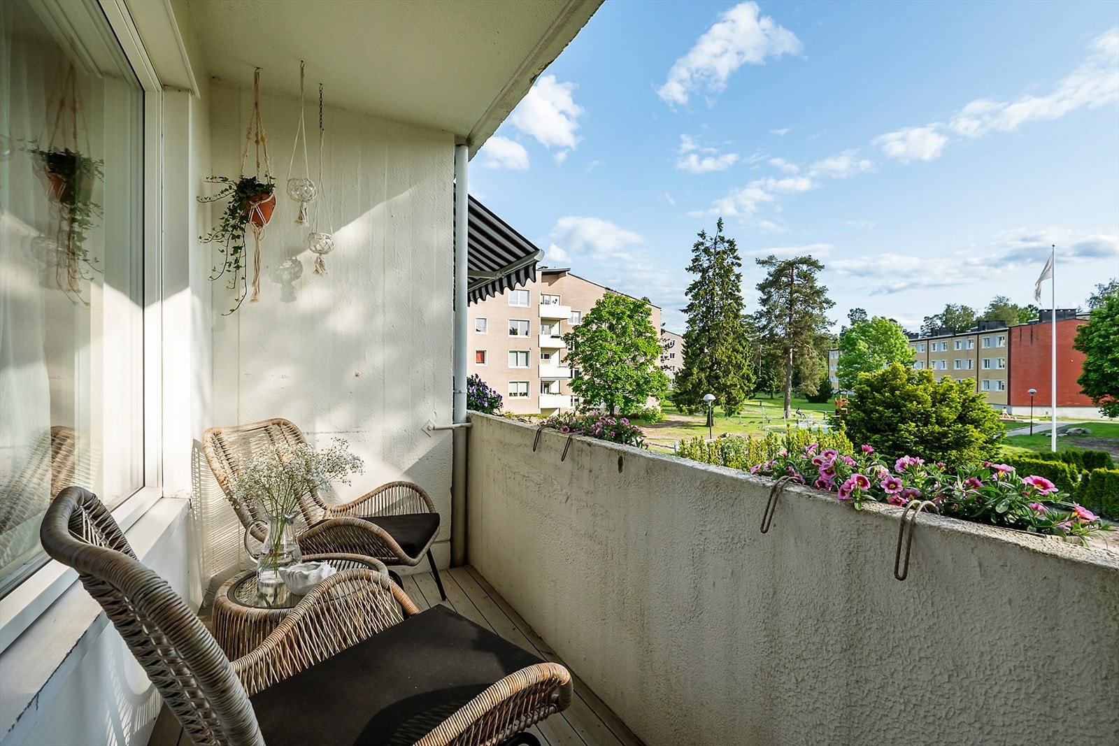 Velkommen til Grusveien 1 presentert av Kenny Nguyen v/Nordvik Eiendomsmegling! Galleribilde