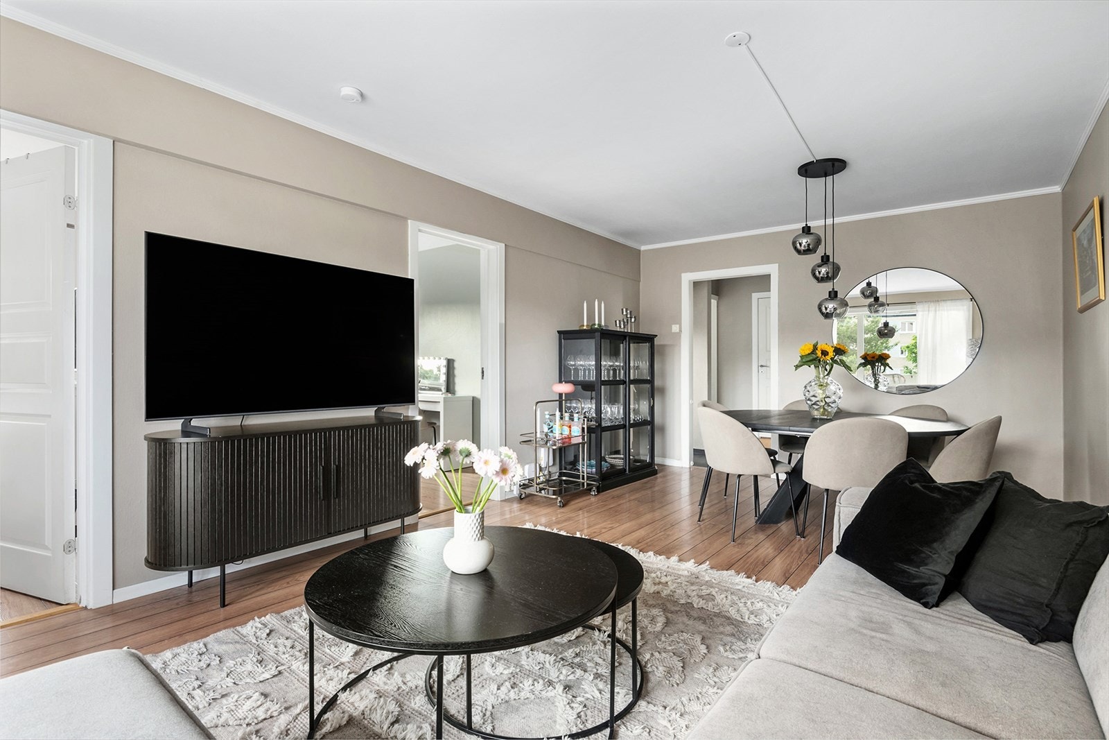 Dette er en meget populær 4-roms leilighet med sydvestvendt balkong og god planløsning Galleribilde