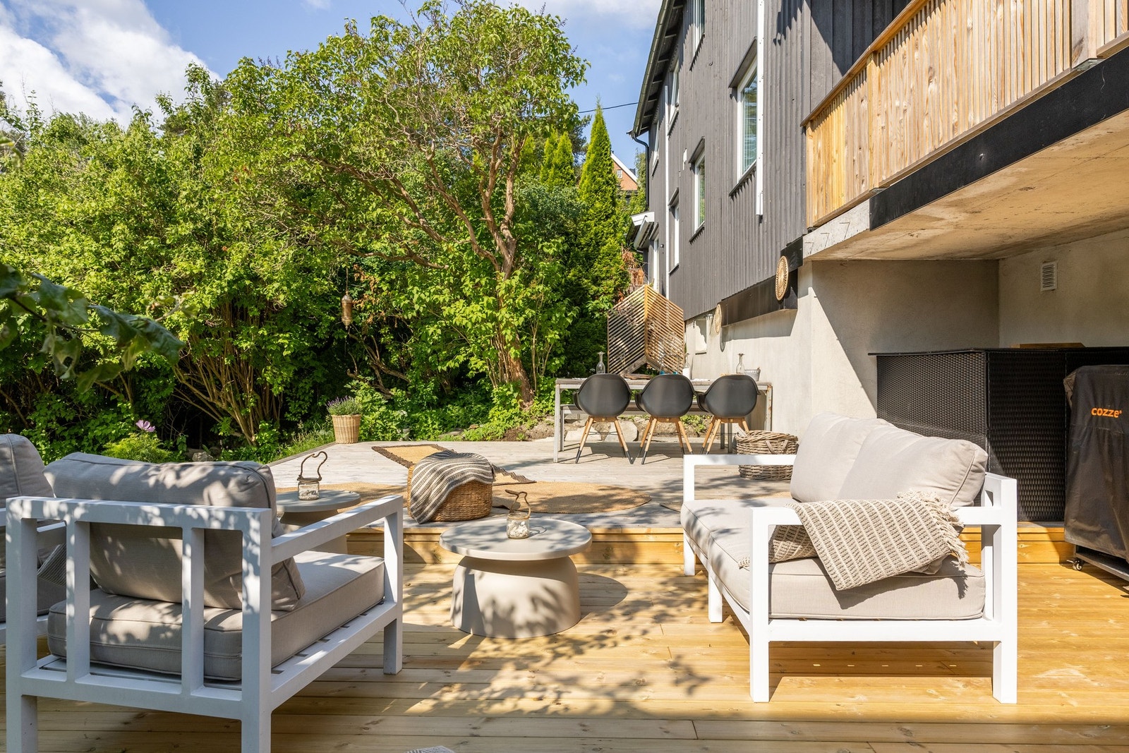 Her har man god plass til utemøblementer med ulike soner. Galleribilde