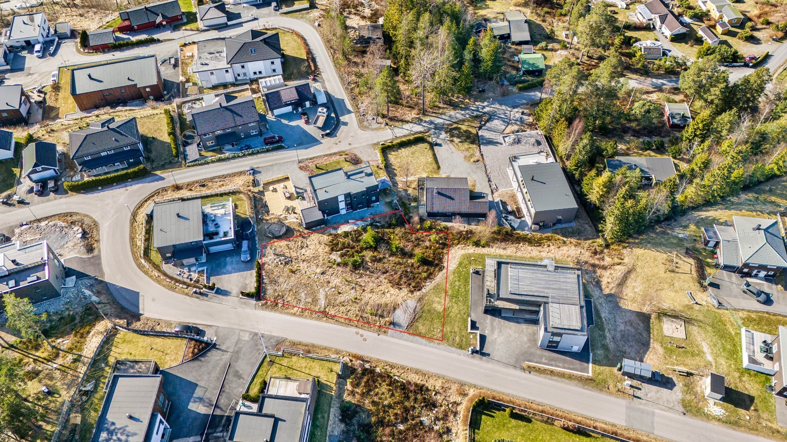 Vann og avløp ligger klart på tomten. - Ca. tomtegrense tegnet opp. Avvik kan forekomme. Galleribilde