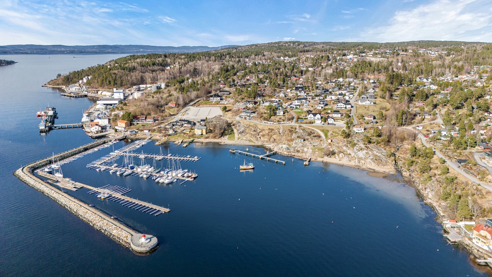 Kyststien er også et populært valg, den går både langs Bunnefjorden og Oslofjorden, dvs. på begge sider av Nesodden. Galleribilde