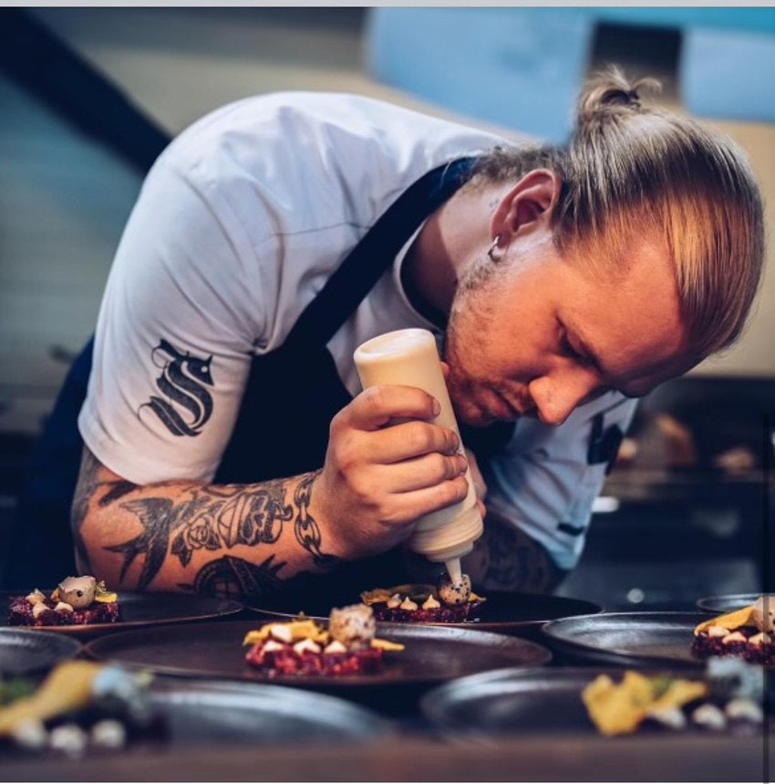 Saga restaurant har blitt godt kjent som en god kulinarisk opplevelse Galleribilde