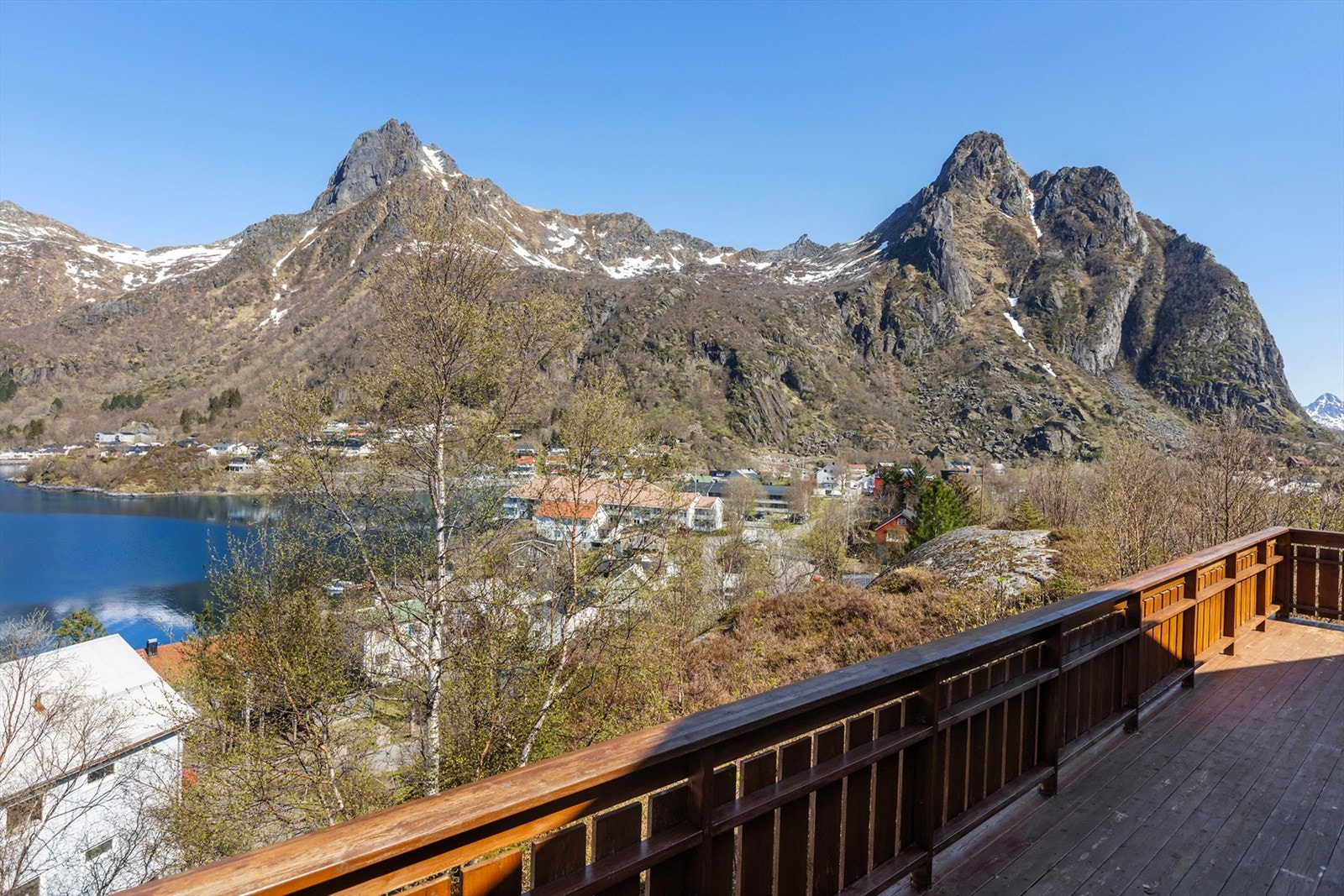 Vakker utsikt mot Fløya, Svolværgeita, Frosken, Blåtind og Tua Galleribilde
