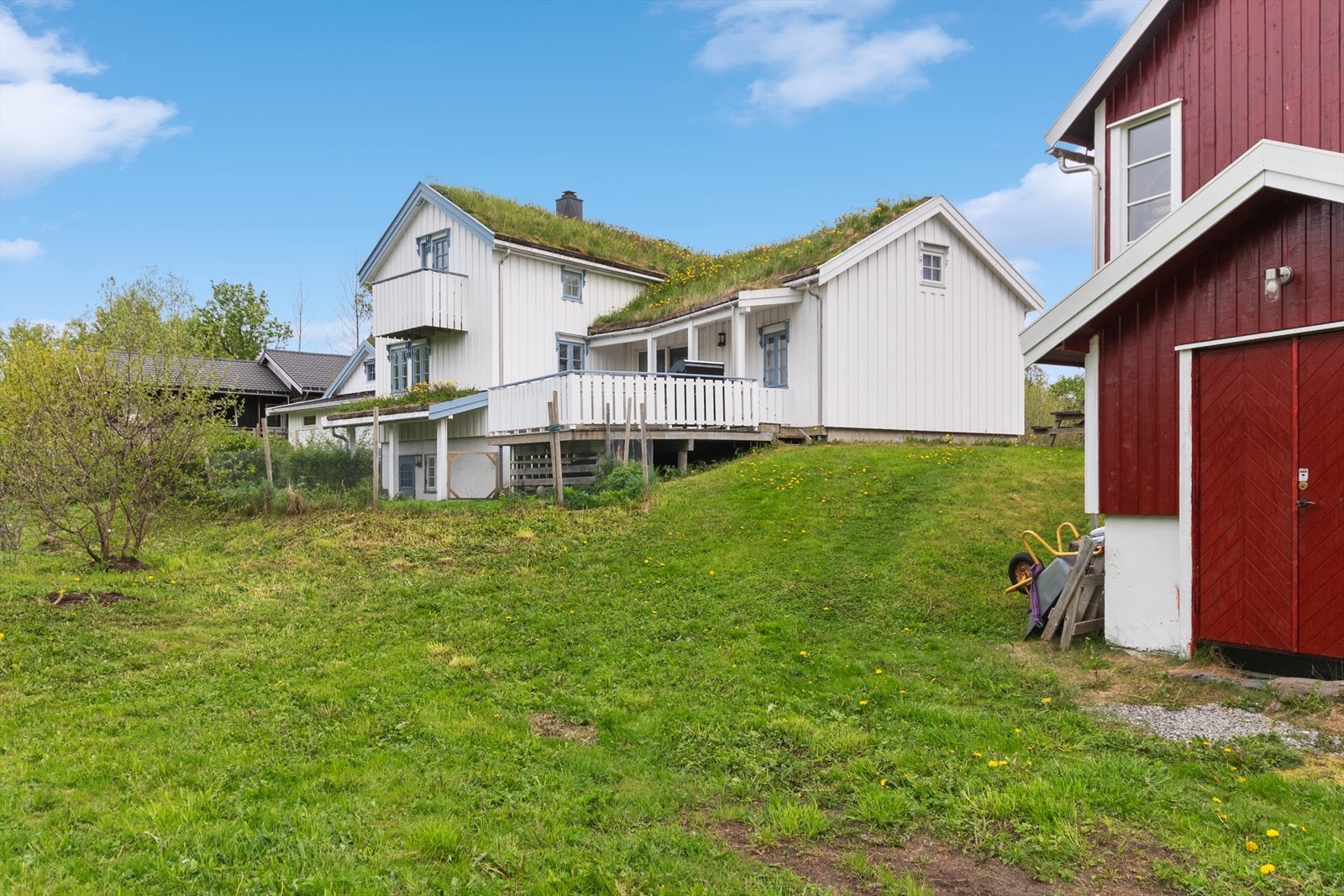 Her har du en kjellerdel av fjøset med stor bodplass Galleribilde