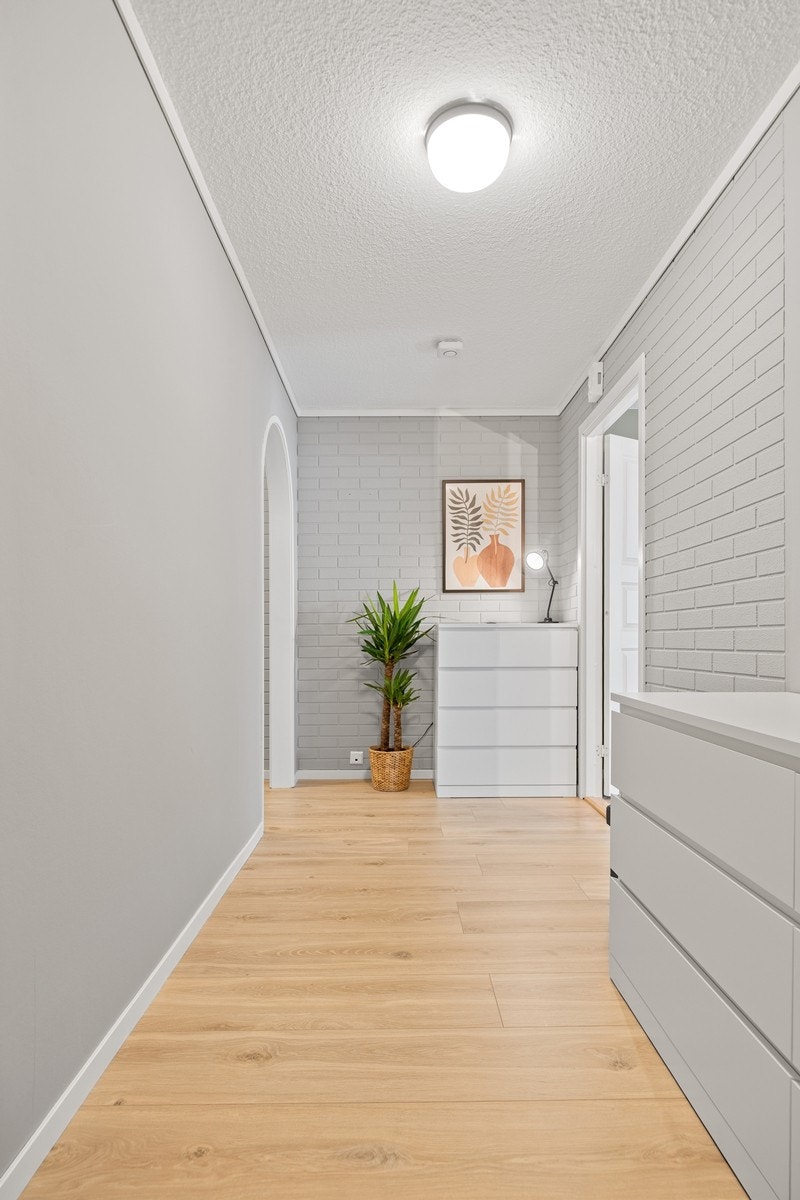 Romslig gang med flere garderobemuligheter ved behov. Galleribilde