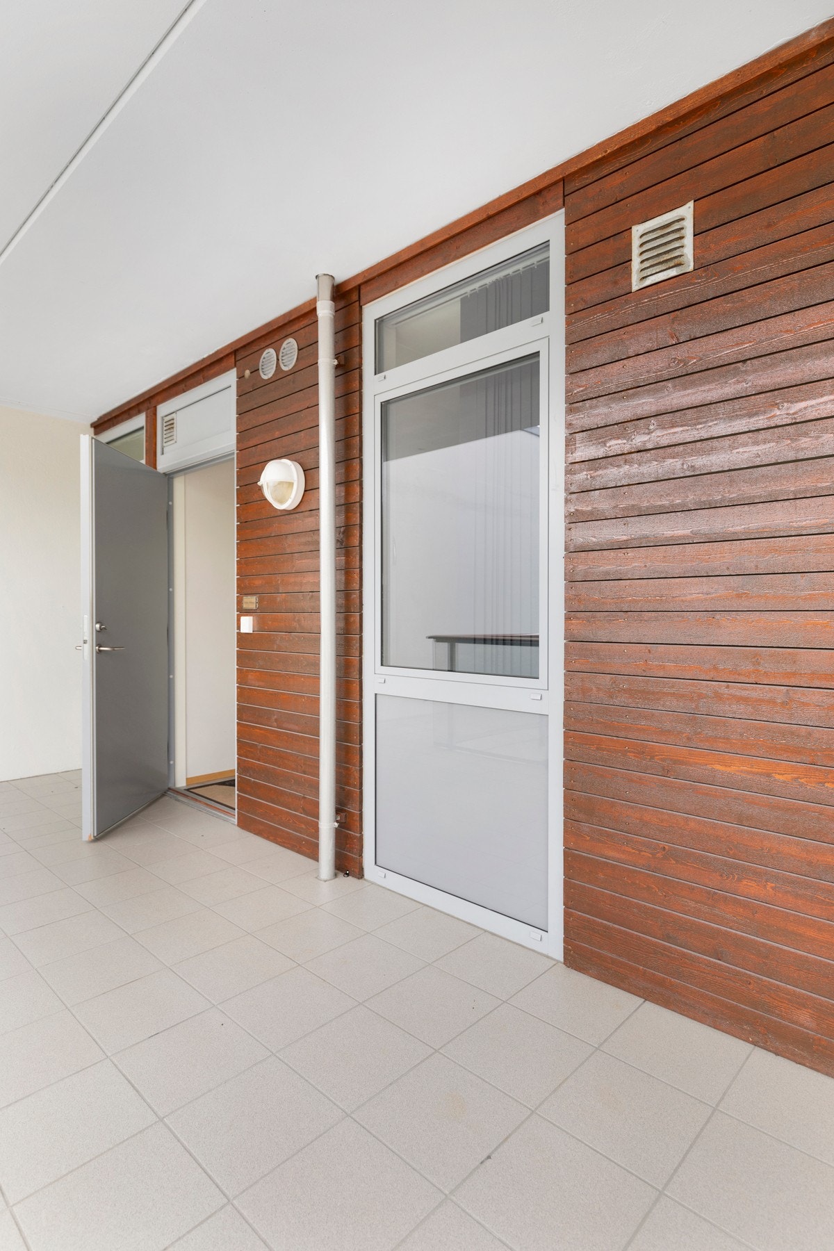 Overbygget inngangsparti. Galleribilde