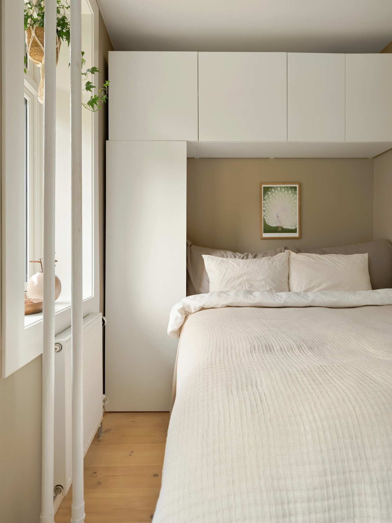 Soveromsvinduet er fra mai 2025, og ellers er balkongdør og stuevindu fra 2020. Galleribilde