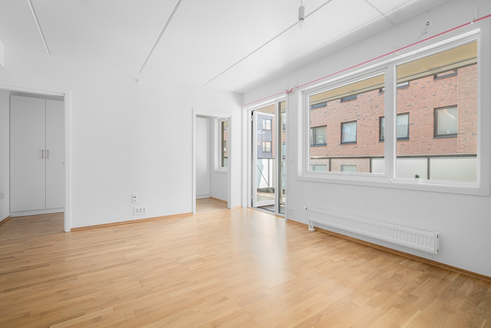 Boligen er lys og pent tatt vare på med få bruksmerker. Galleribilde