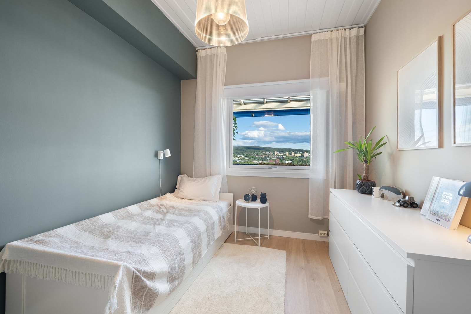 De to øvrige soverommene er fleksible og egner seg godt som barnerom, gjesterom eller hjemmekontor. Galleribilde