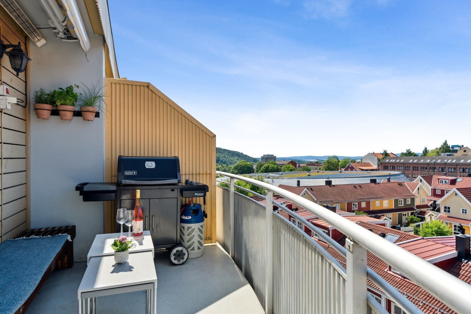 Velkommen til Jordal terrasse 12, presentert av Marthe Grønnslett v. Nordvik Bjørvika. Galleribilde