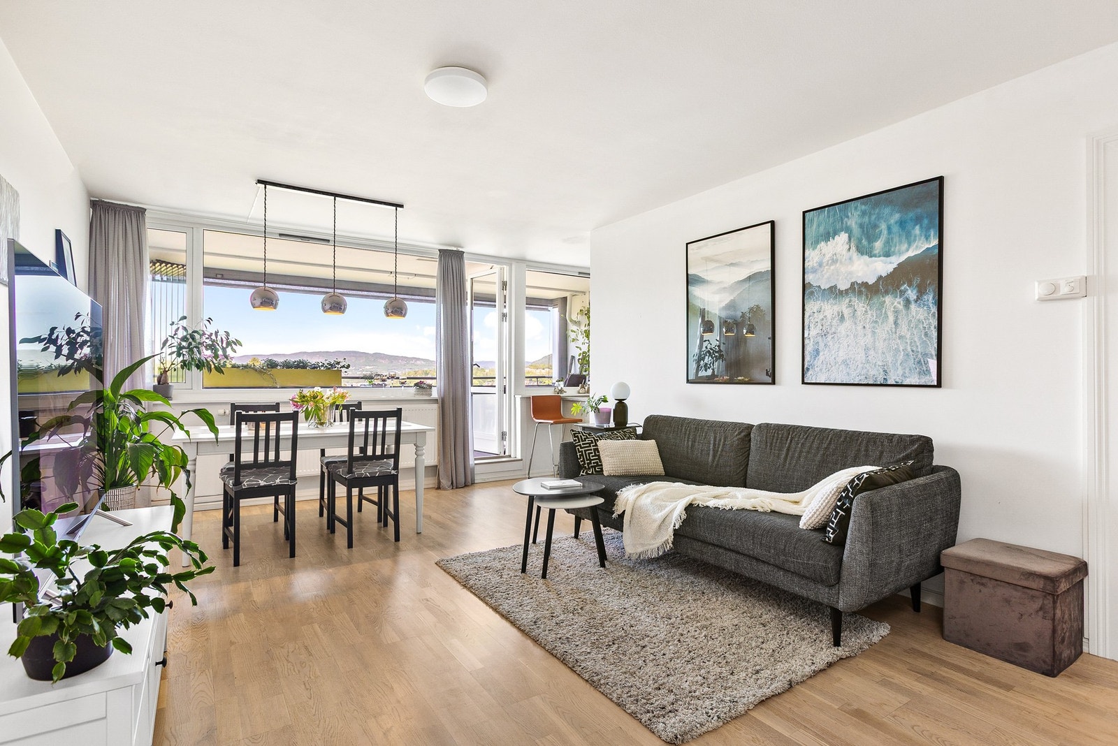 Velkommen til denne flotte 3-roms leiligheten i Måneveien 30! Galleribilde