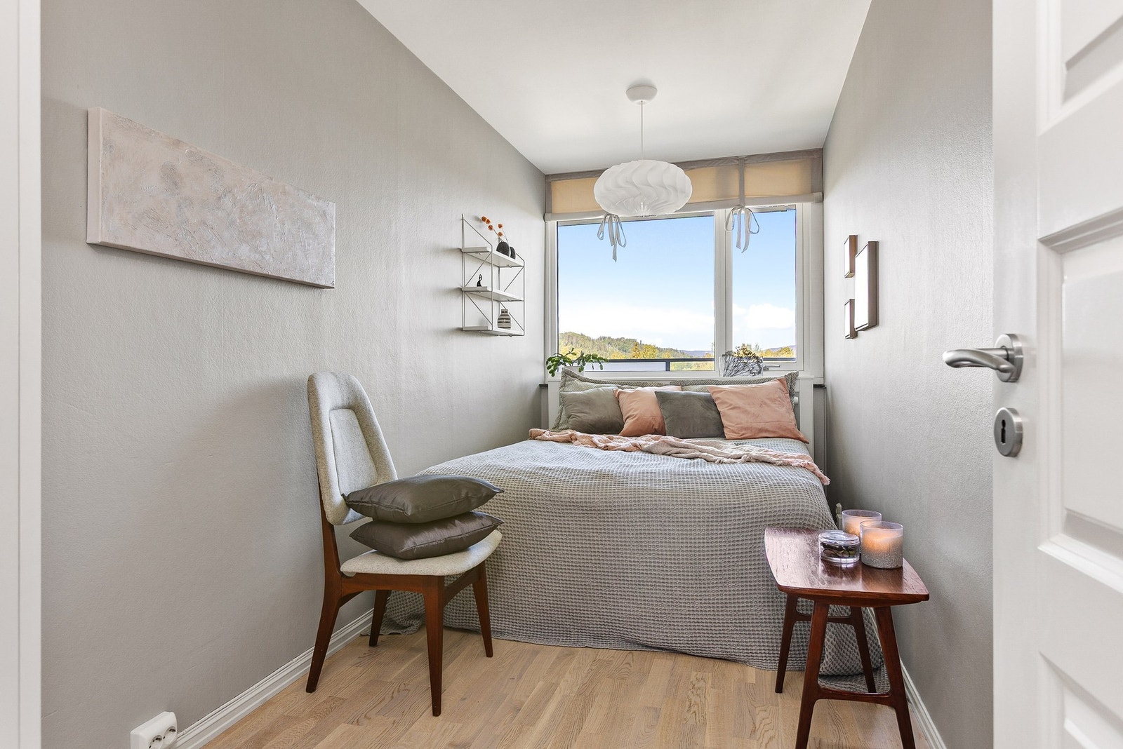 Soverom 2 er også av god størrelse med plass til dobbeltseng. Galleribilde