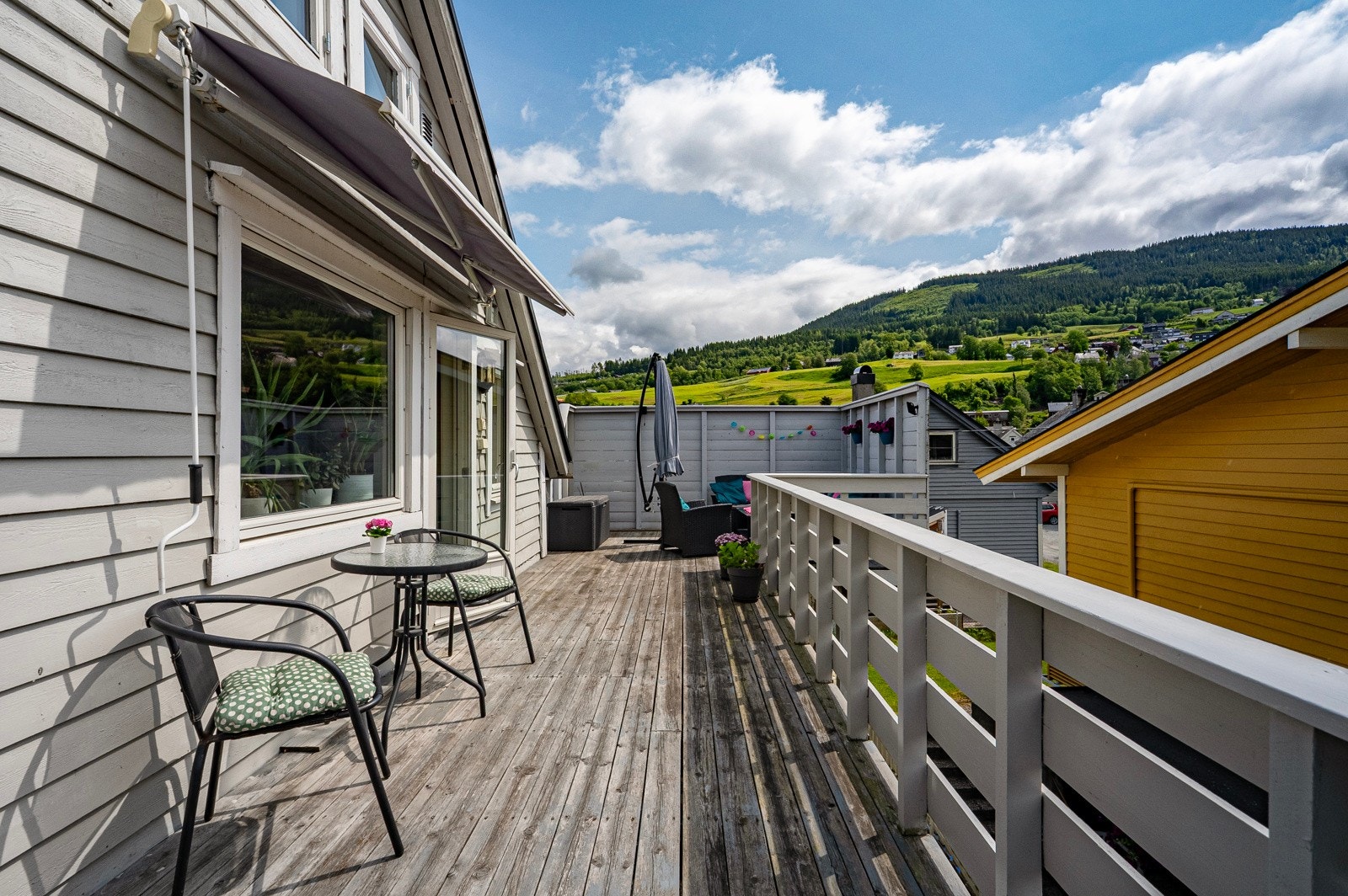 Utsikt mot Haugo, Gråsida, Songve og Hanguren. Galleribilde