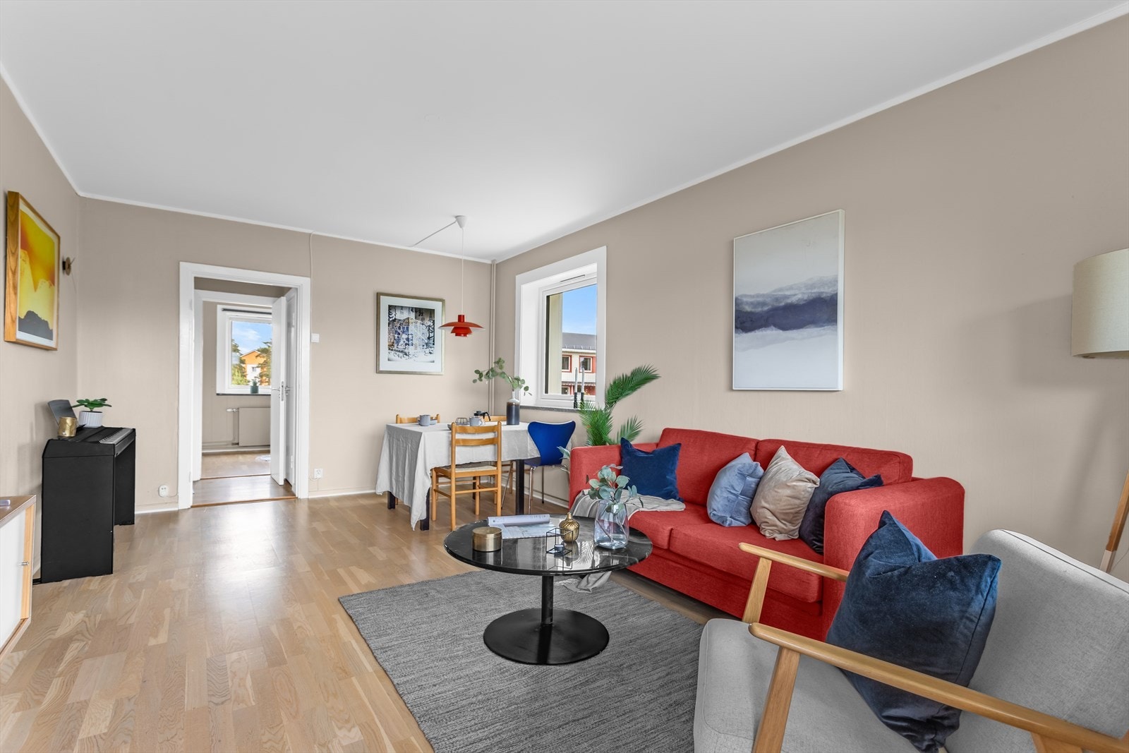 Fyring, varmtvann og kabel-tv/internett er inkludert i felleskostnadene. Galleribilde