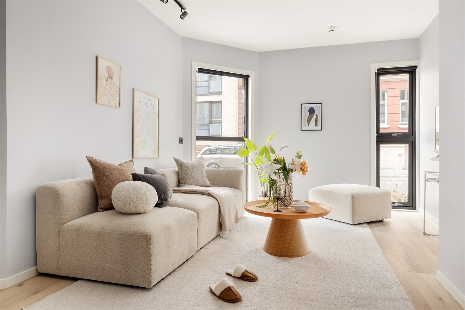 Dette er en strøken 2-roms leilighet med god takhøyde og påkostet standard Galleribilde