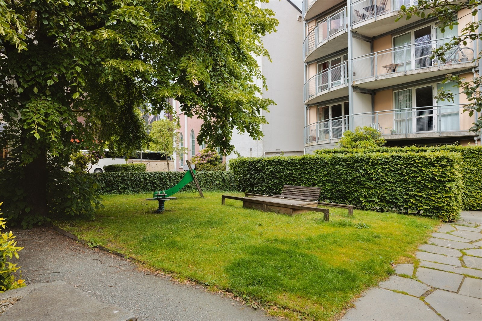 Sameiets fellesområde er pent opparbeidet Galleribilde