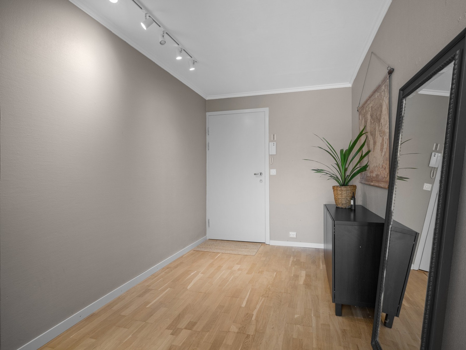 Velkommen til en hyggelig visning i Langgata 1D Galleribilde