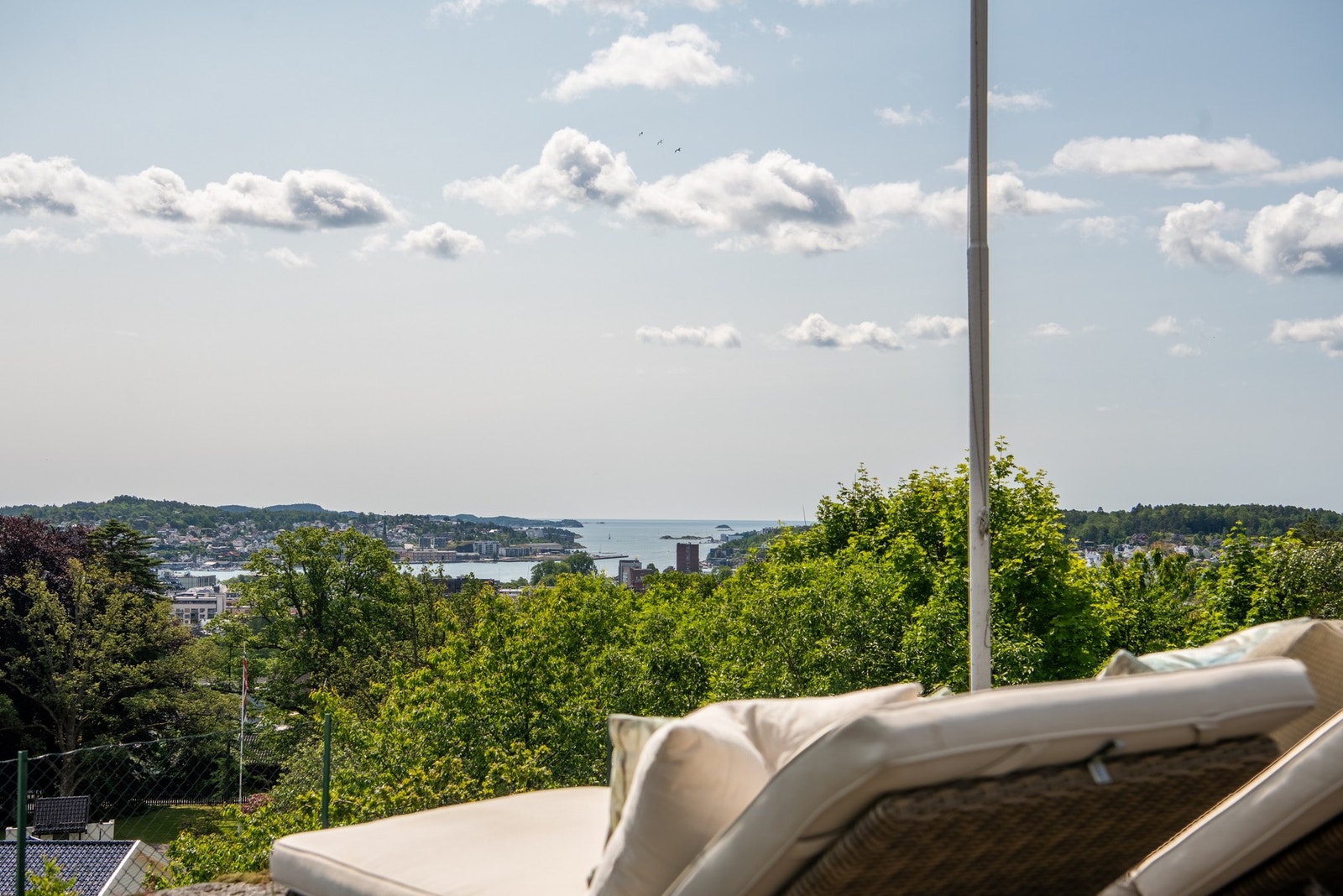 Nyt de nydelige sommerdagene med en fantastisk utsikt Galleribilde