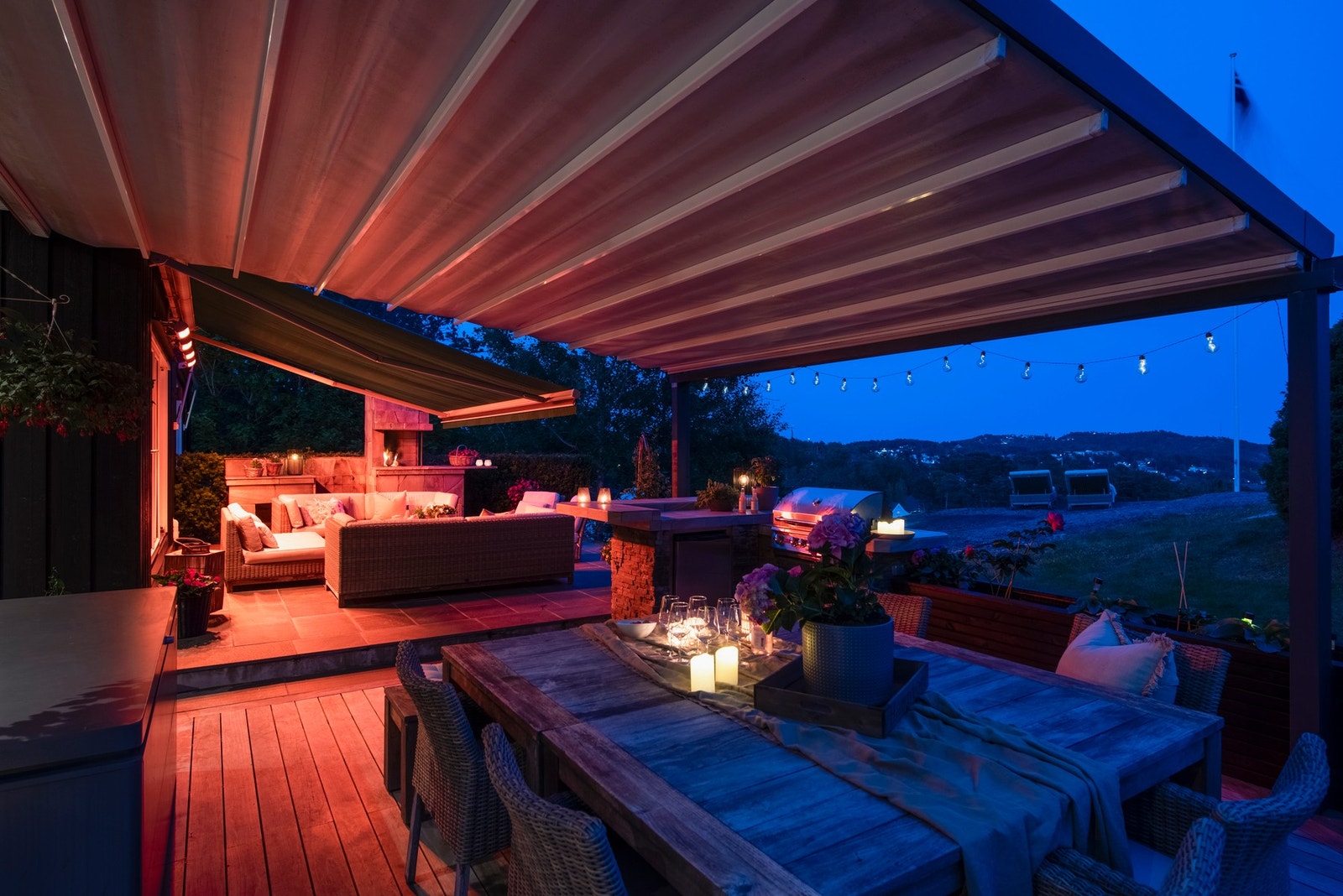 Nyt sommerkveldene utendørs Galleribilde