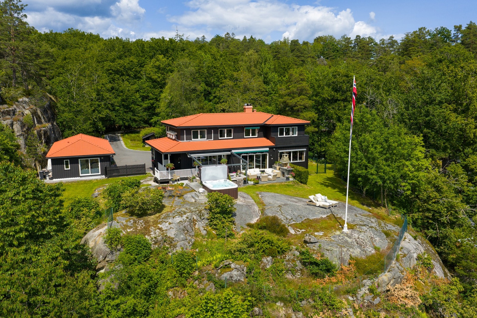 Fantastisk tomt på over 4,7 mål - helt usjenert og privat! Galleribilde