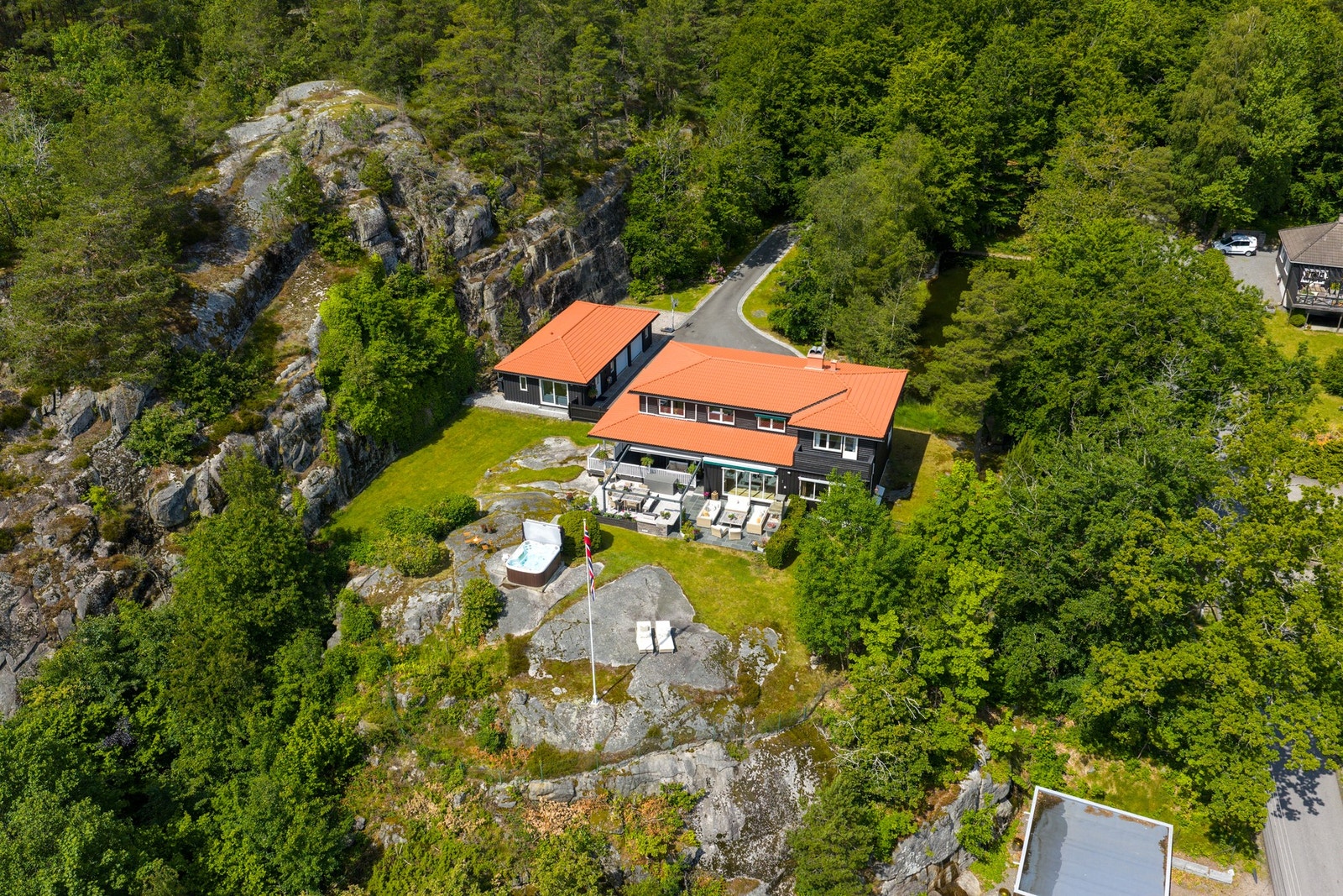 EIE eiendomsmegling ønsker velkommen til Villa Veslekollen - Mokollveien 12 Galleribilde