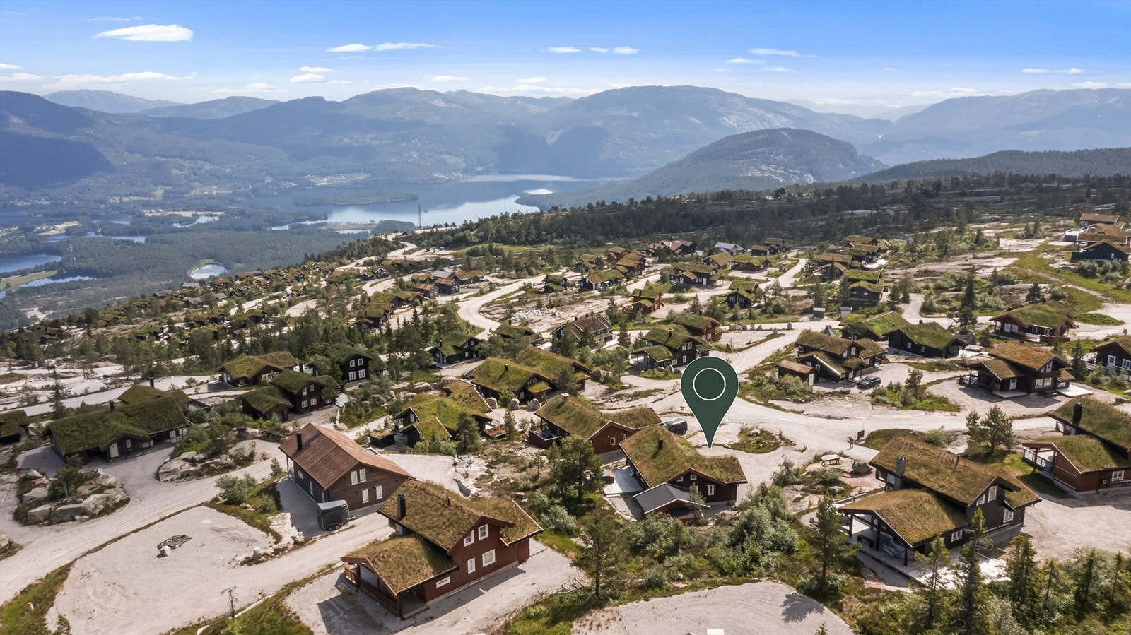 Hytten ligger med skiavstand til alpinanlegget samt øvrige fasiliteter Galleribilde