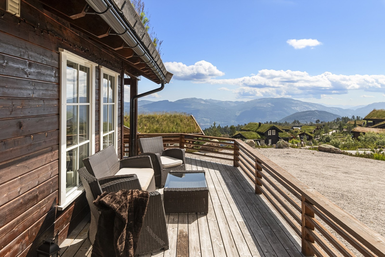 Verandaen har svært gode solforhold Galleribilde