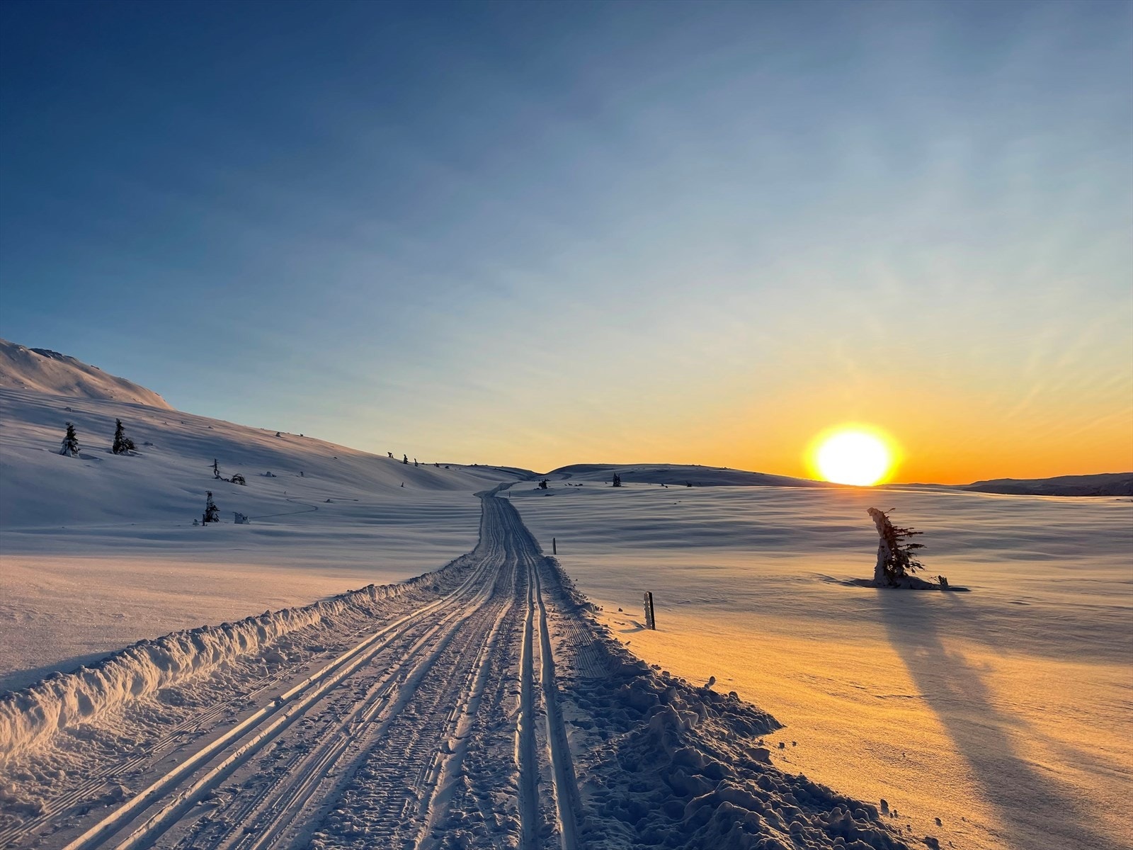 Hytta gir deg det perfekte utgangspunkt for fantastiske naturopplevelser sommer som vinter! Galleribilde