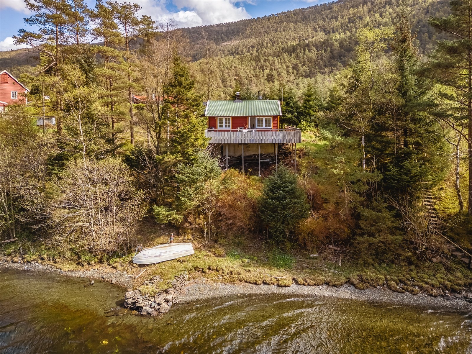 Friluft-vesenets drøm i bakhagen. Galleribilde