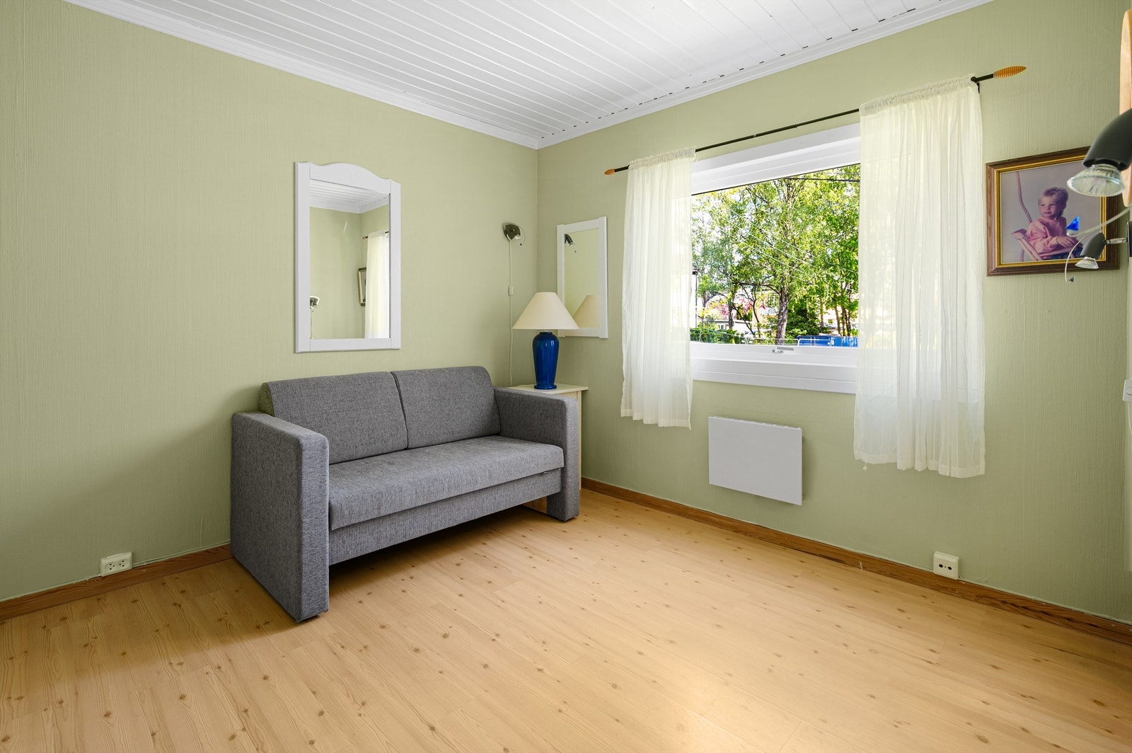 Rommene passer ypperlig som barnerom, gjesterom eller kontor. Galleribilde