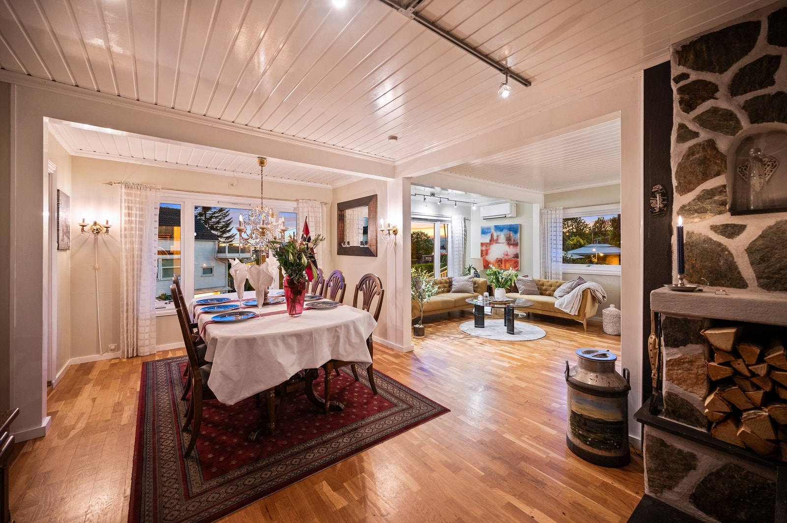 Tenk å samle gode venner rundt bordet - hvem kommer først i tankene dine? Galleribilde