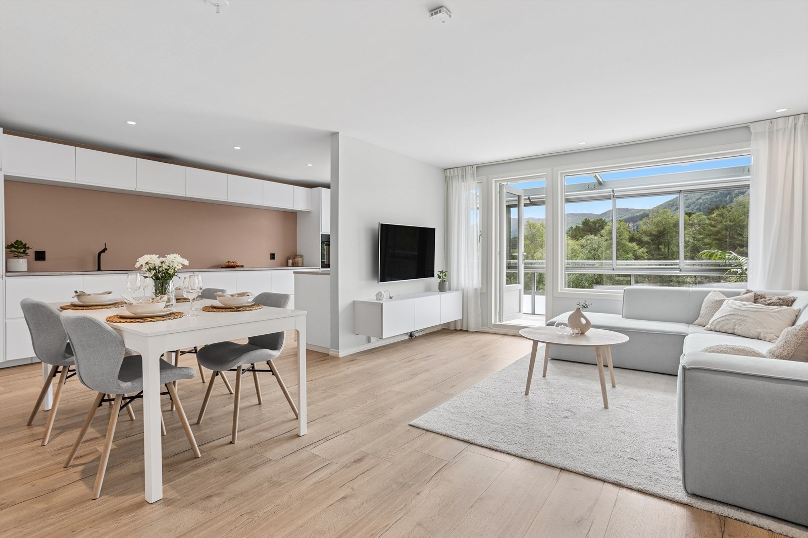 Velkommen til Breimyra 76 - presentert av Line Jeanette Hyseth Heggelund v/DNB Eiendom Galleribilde