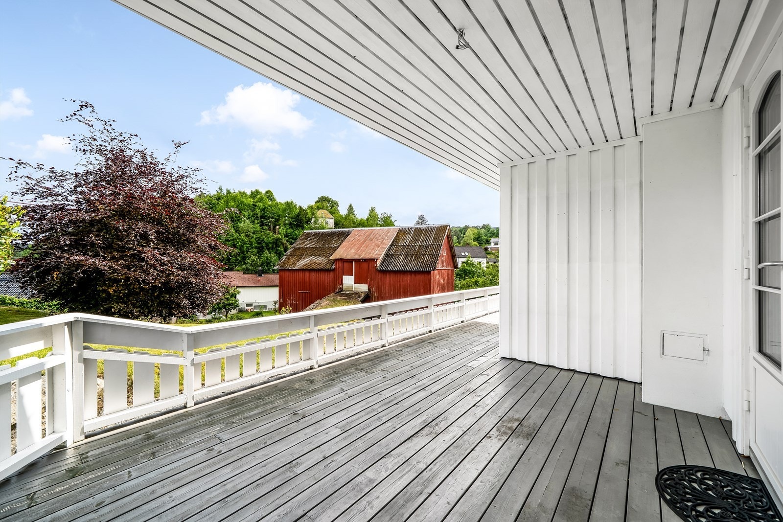 Delvis overbygd terrasse Galleribilde