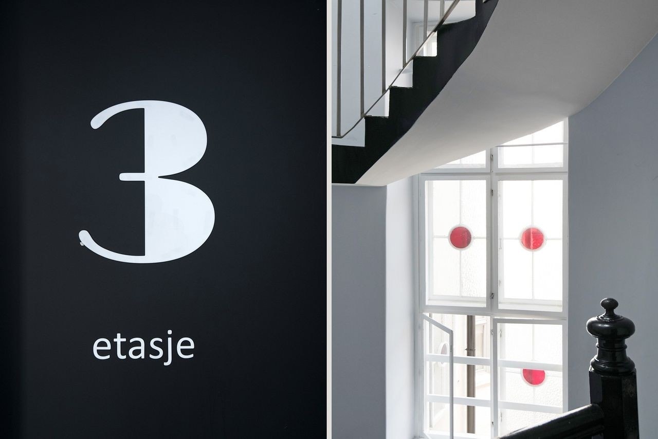 Representativ gård og inngangsparti. Galleribilde