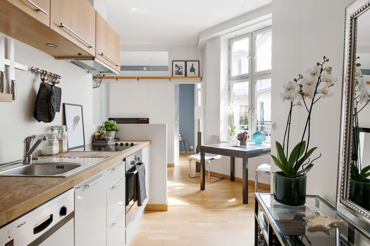 Leiligheten har god takhøyde, en svært arealeffektiv planløsning og bra med oppbevaringsplass. Galleribilde