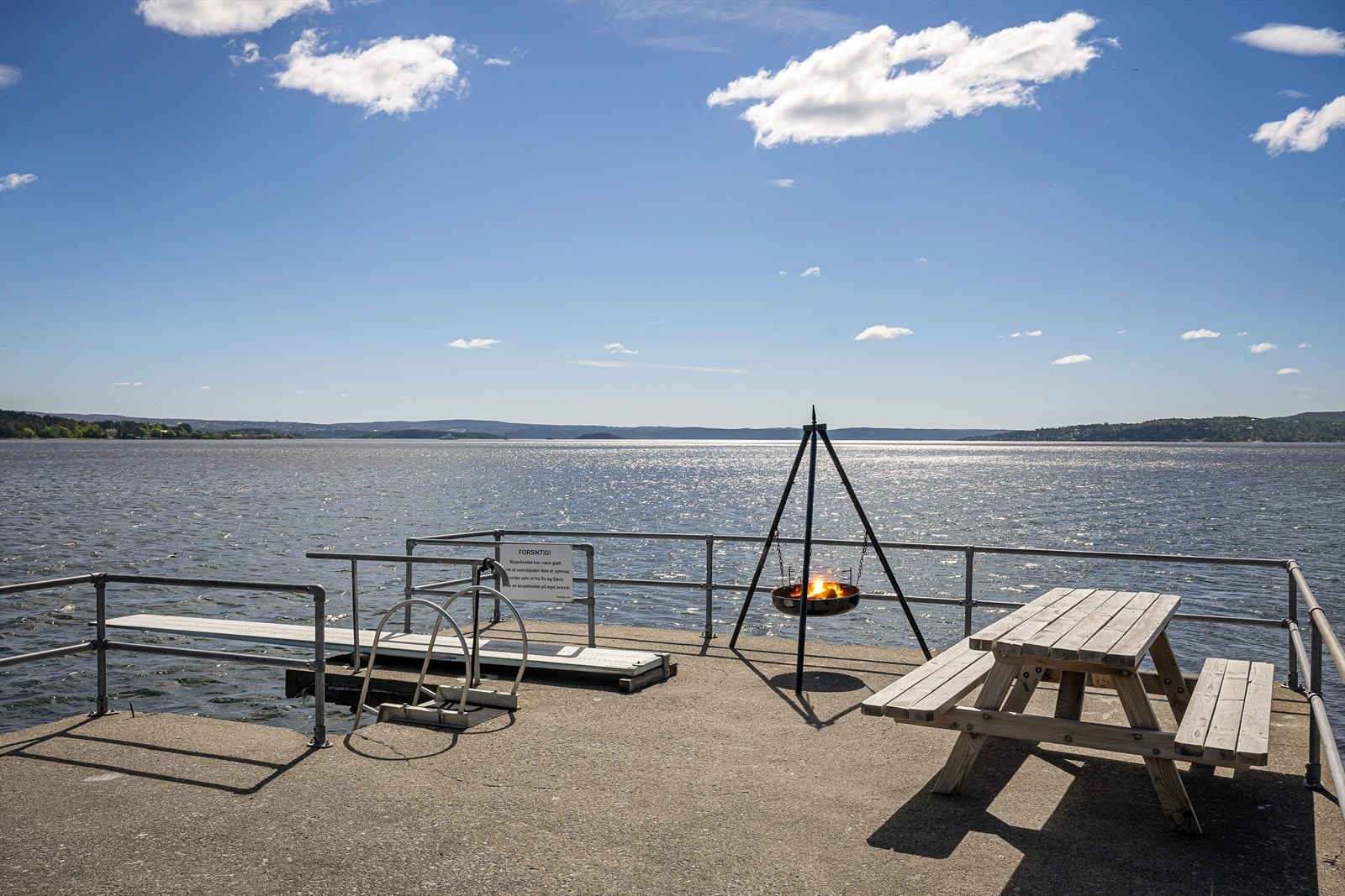 Foreningen til Fornebos Vels båthavn er et representativt og velfungerende havneanlegg med gode vedlikeholdsrutiner og høy grad av sikkerhet. Galleribilde