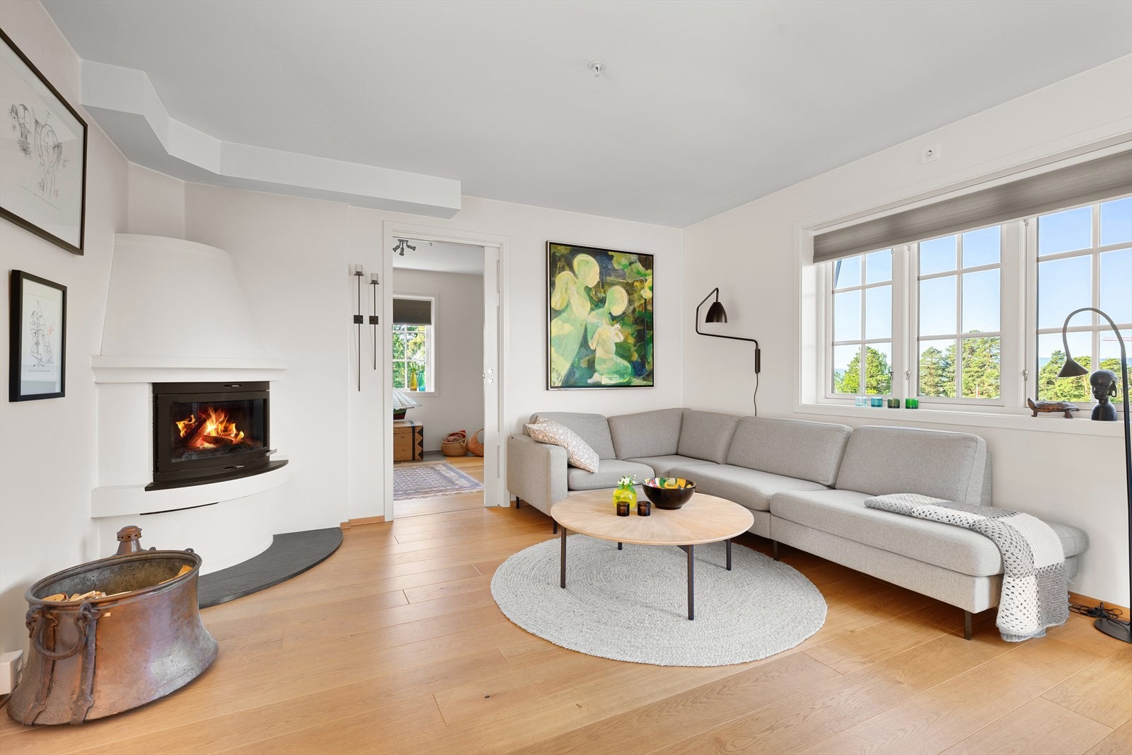 Koselig stue med peis. Galleribilde